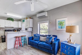 Beach Vacation Walk to Dining&Shopping-3 Units